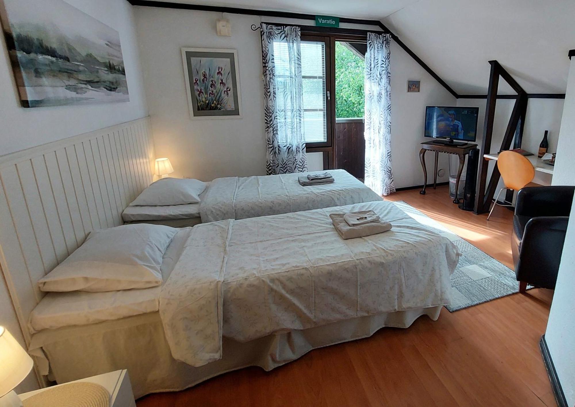 Cronin'S Guesthouse Bed & Breakfast 黑诺拉 外观 照片