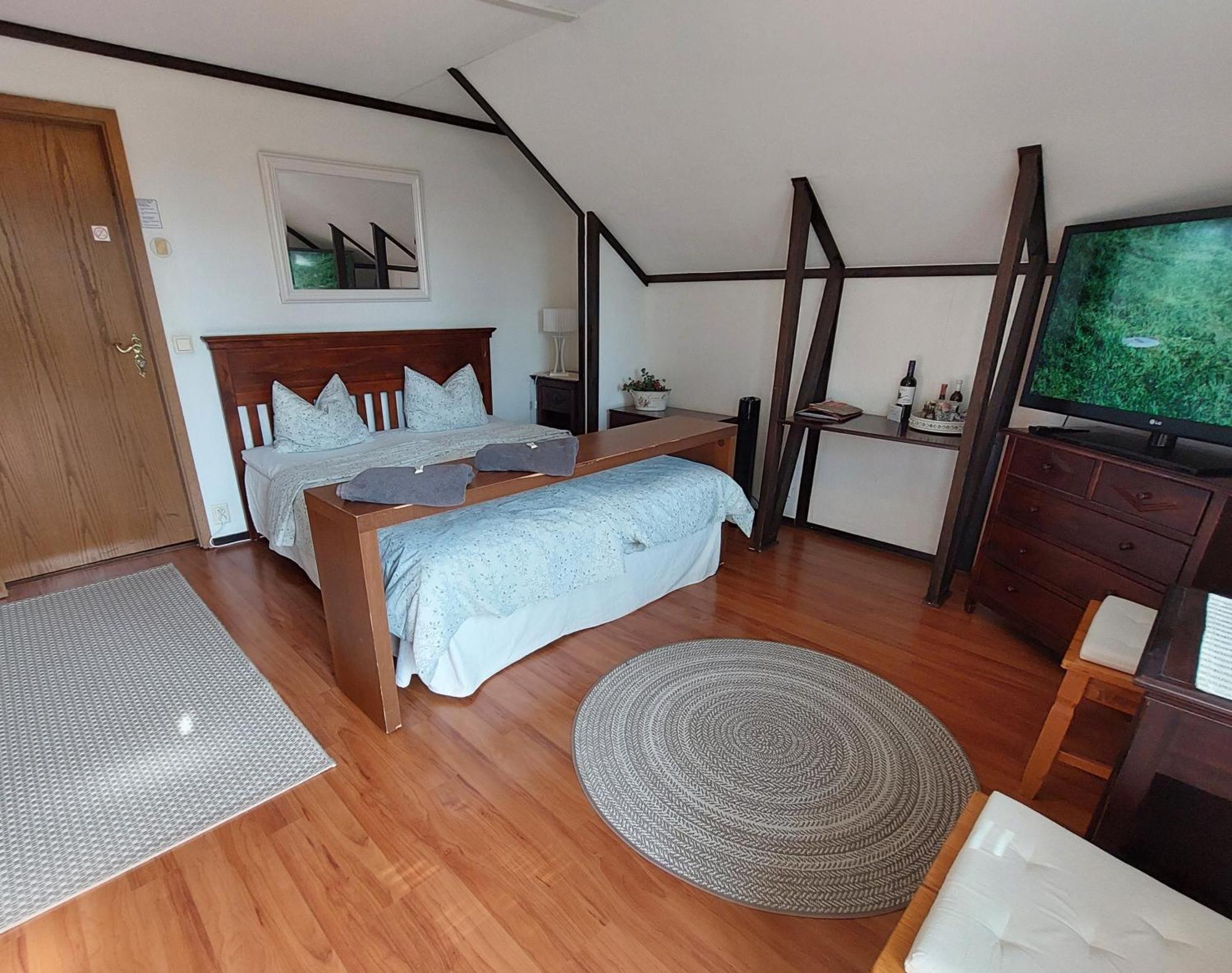 Cronin'S Guesthouse Bed & Breakfast 黑诺拉 外观 照片