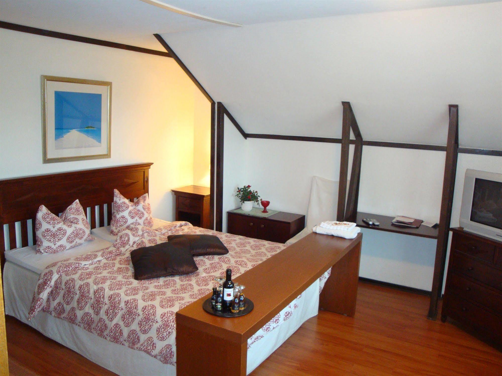 Cronin'S Guesthouse Bed & Breakfast 黑诺拉 外观 照片